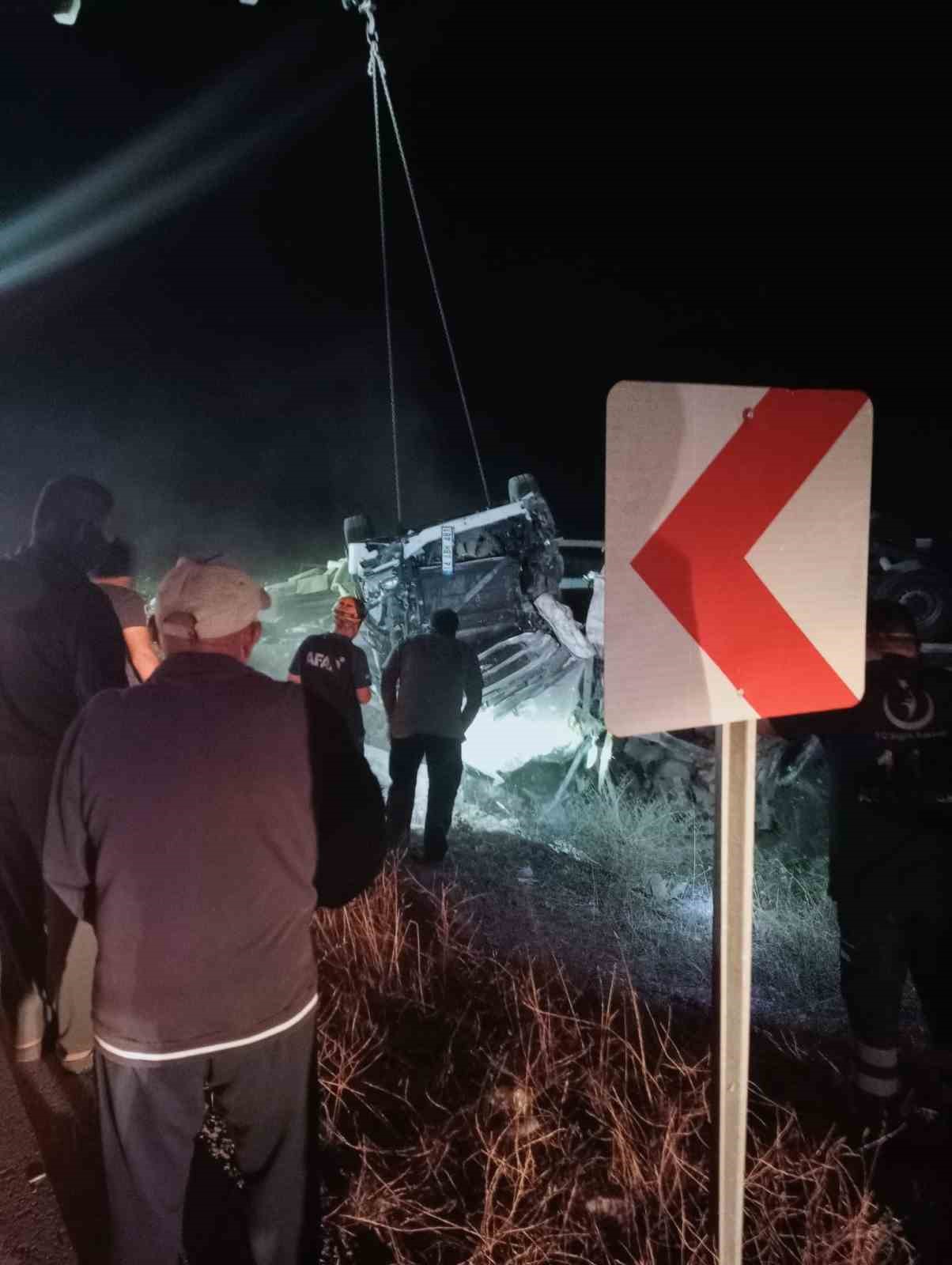 Amasya’da tır devrildi: 1 ölü, 1 yaralı