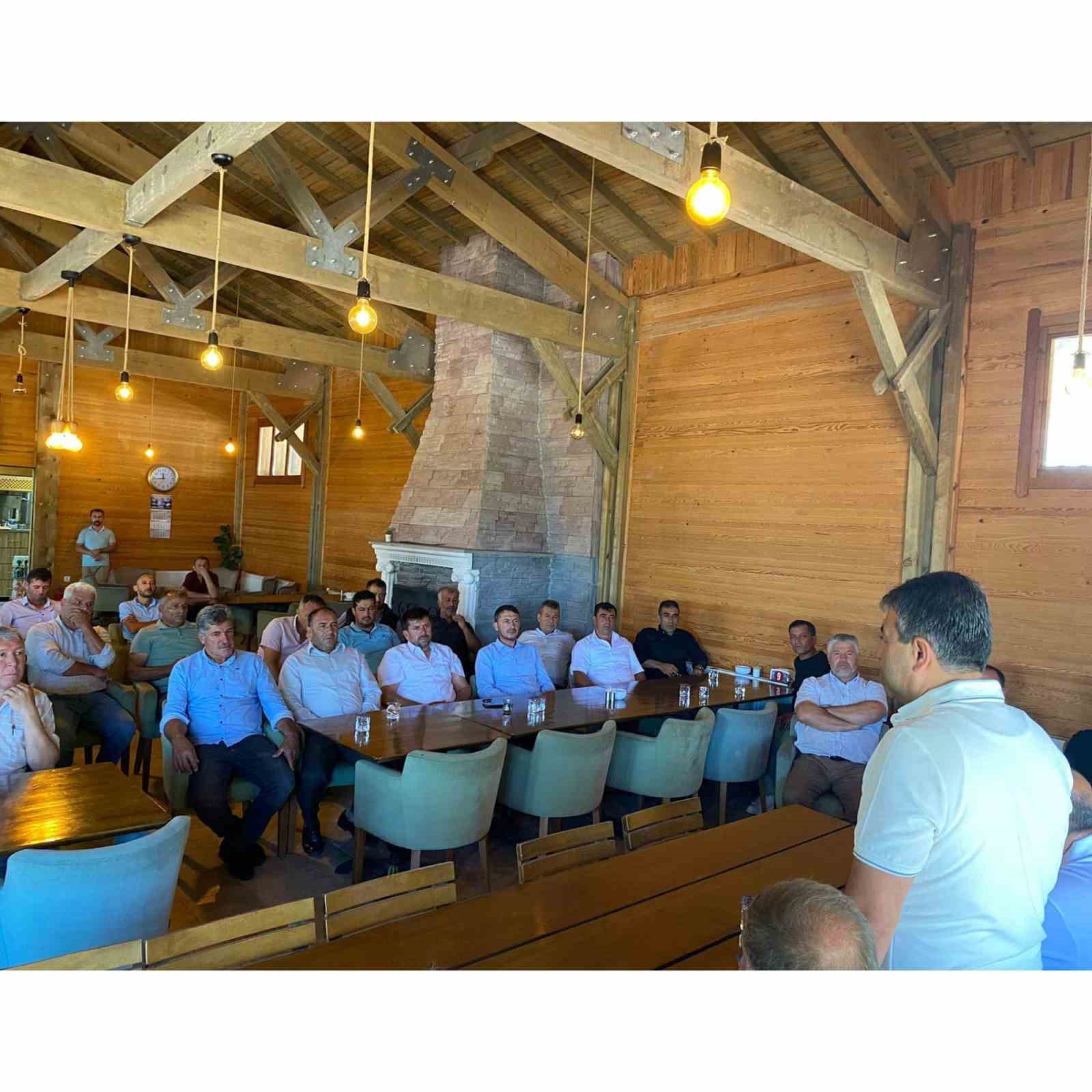 Başkan Akel k&ouml;y muhtarları ile istişare toplantısı d&uuml;zenledi

