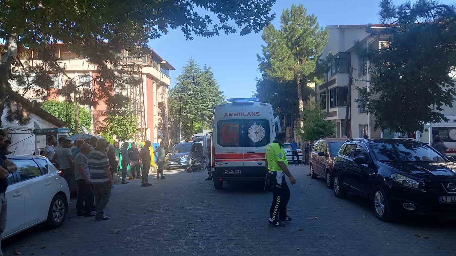 Yola fırlayan k&uuml;&ccedil;&uuml;k &ccedil;ocuk kazaya neden oldu
