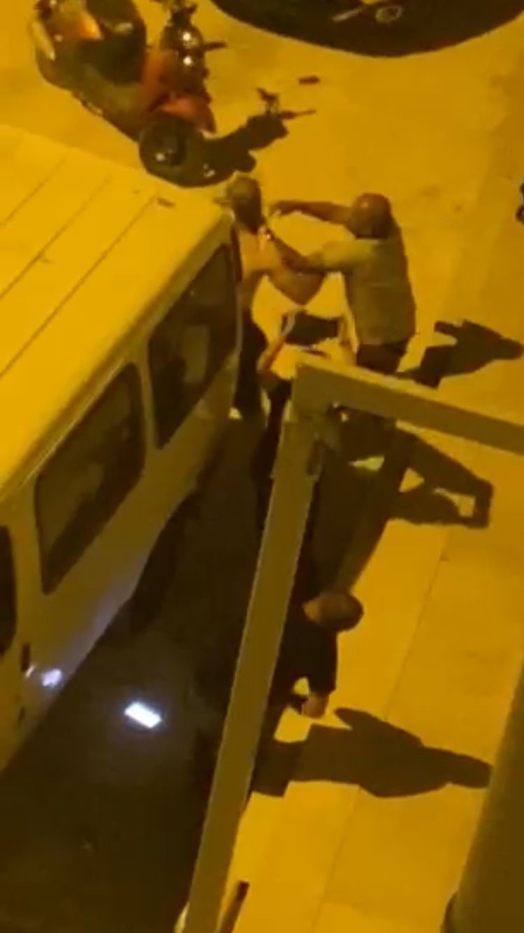 Burdur’da gürültü tartışması kavgaya döndü, 2 kişi bıçaklandı