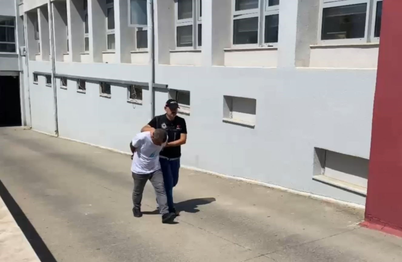 Evinde bin 634 hap ele ge&ccedil;irildi, "Toplu alınca ucuza geliyor" dedi
