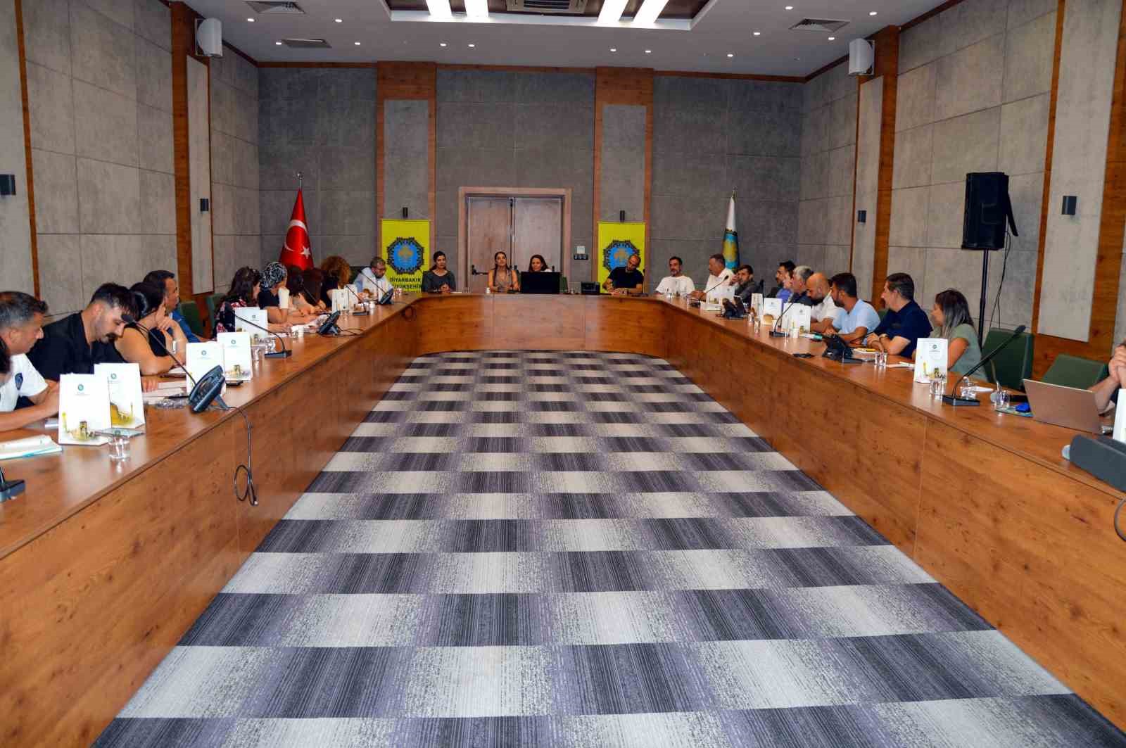 Diyarbakır&rsquo;ın turizm potansiyelinin ortaya &ccedil;ıkarılması i&ccedil;in toplantı d&uuml;zenlendi
