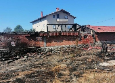 Tavşanlı&rsquo;da ot yangını boş besi damına sı&ccedil;radı
