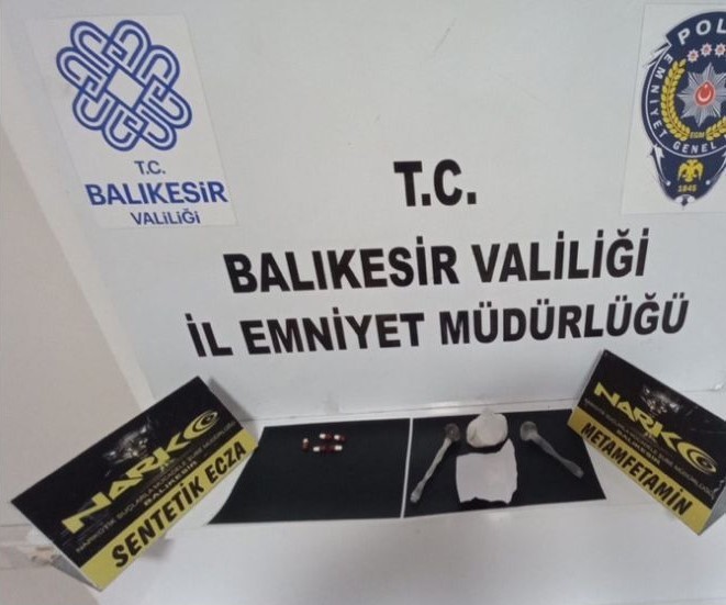 Balıkesir&rsquo;de uyuşturucu tacirlerine operasyon

