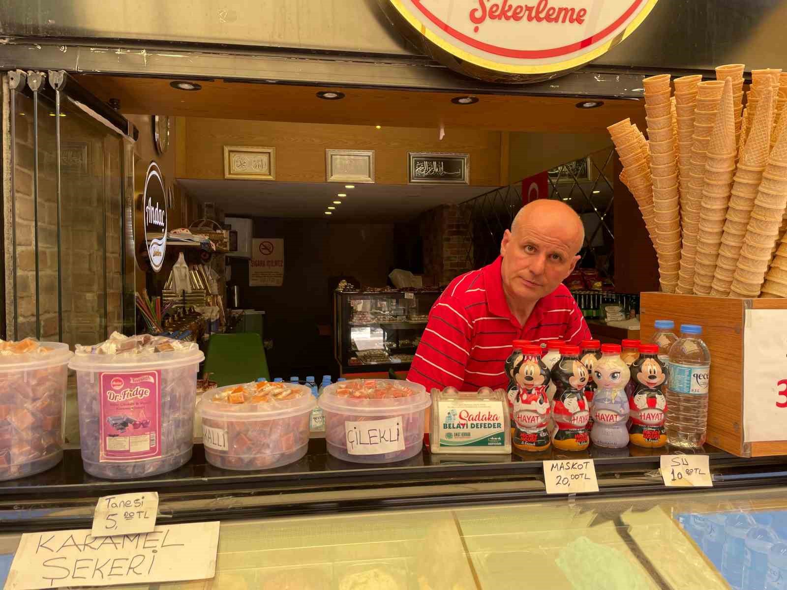 Gurbetçiler dondurma satışlarını artırdı
