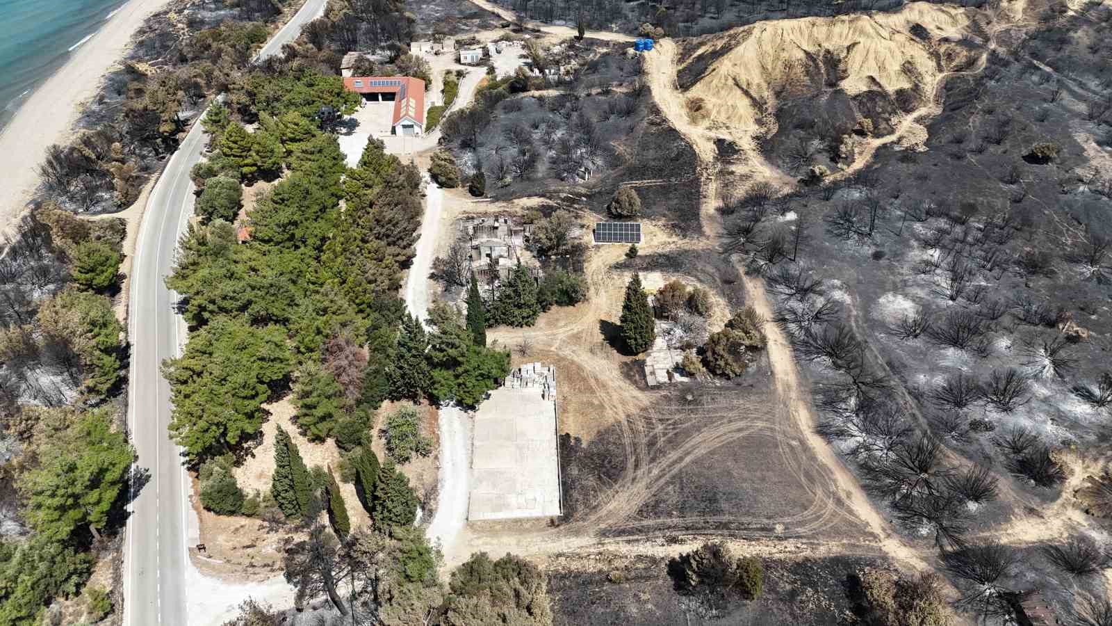 700 hektarlık alanın etkilendiği Tarihi Alan’daki yangın sonrası bölgede soğutma çalışmaları devam ediyor