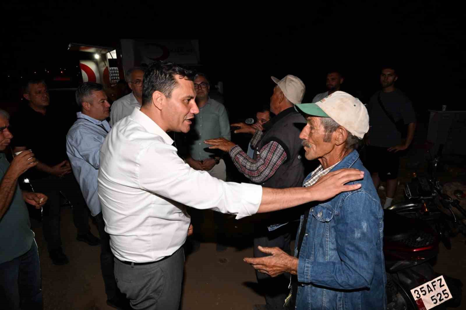 Manisa Büyükşehir Belediyesi tüm birimleriyle yangın bölgesinde