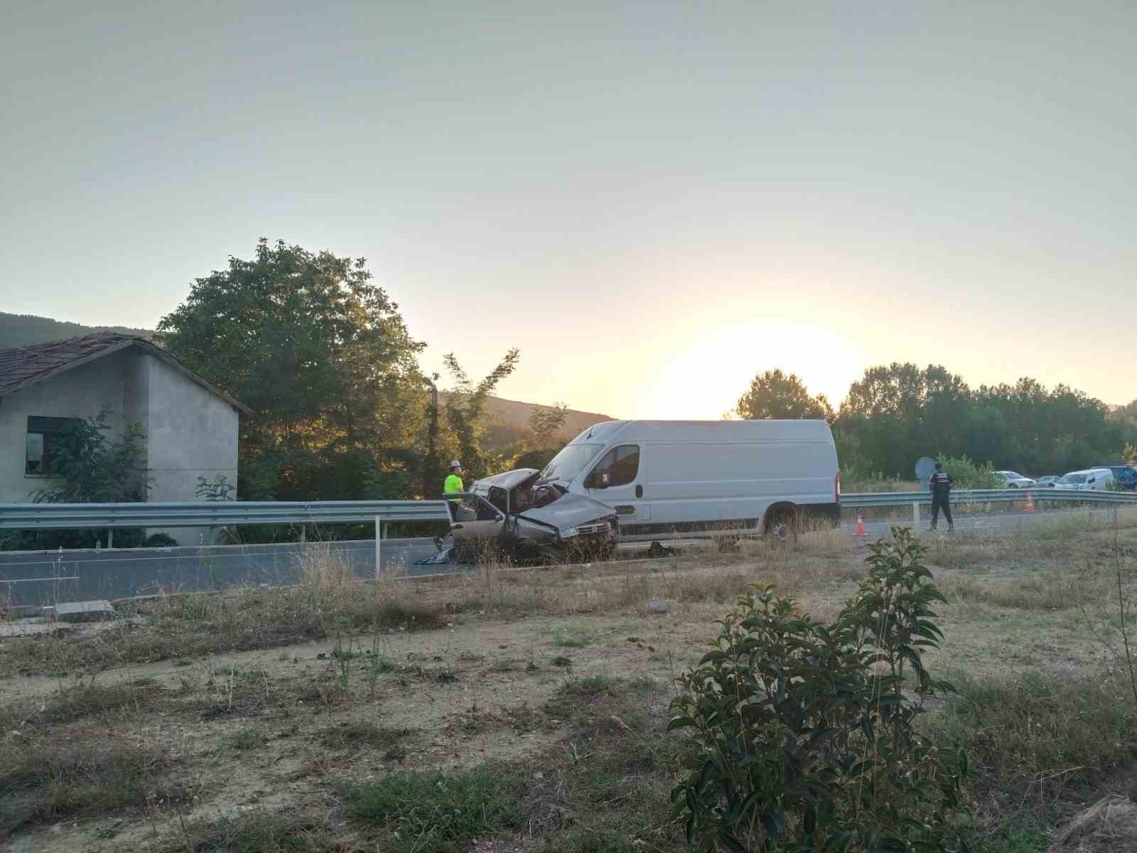Karab&uuml;k&rsquo;te trafik kazası: 1 &ouml;l&uuml;, 1 yaralı
