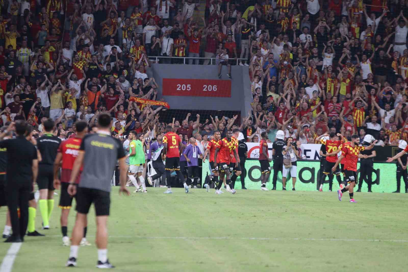 Trendyol Süper Lig: Göztepe: 2 - Fenerbahçe: 2  (Maç sonucu)
