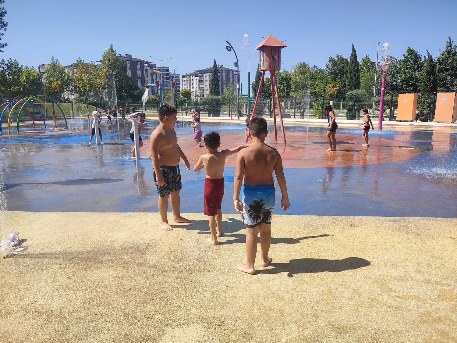 Su parkı &ccedil;ocuklara yazın keyfini yaşatıyor
