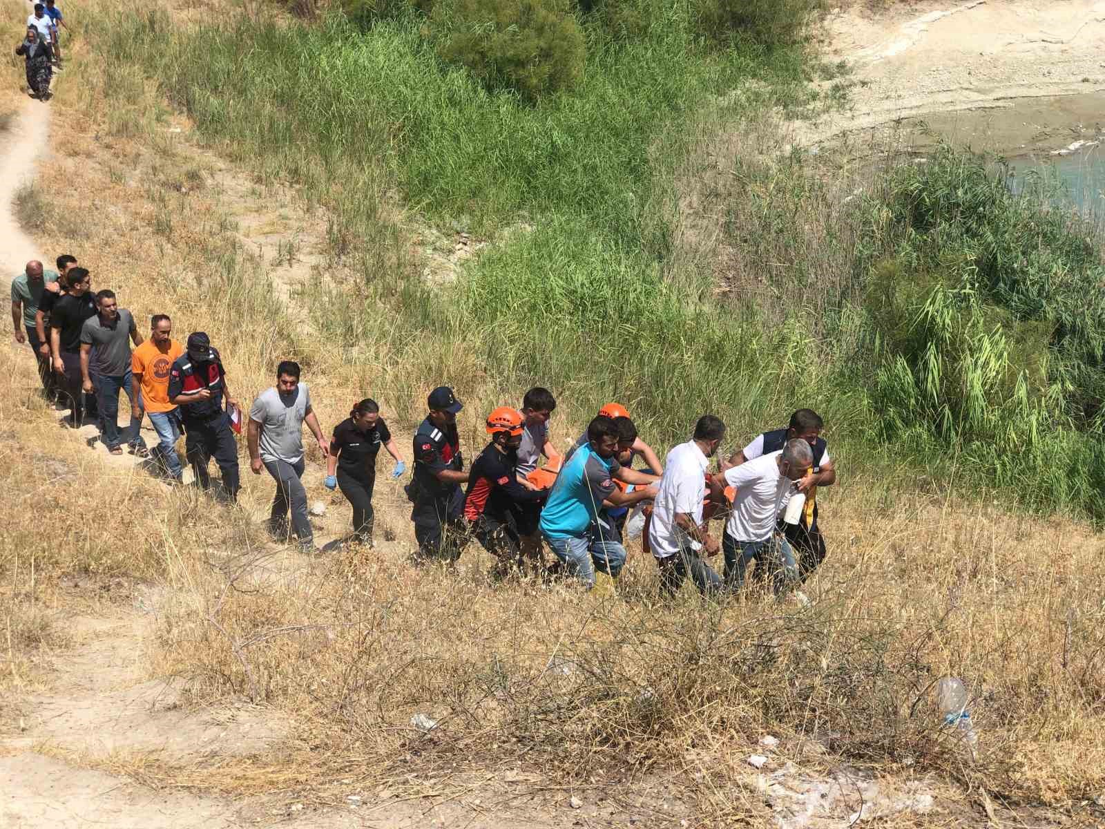 Suya giren iki kardeşten biri hayatını kaybetti, diğeri yaşam savaşı veriyor
