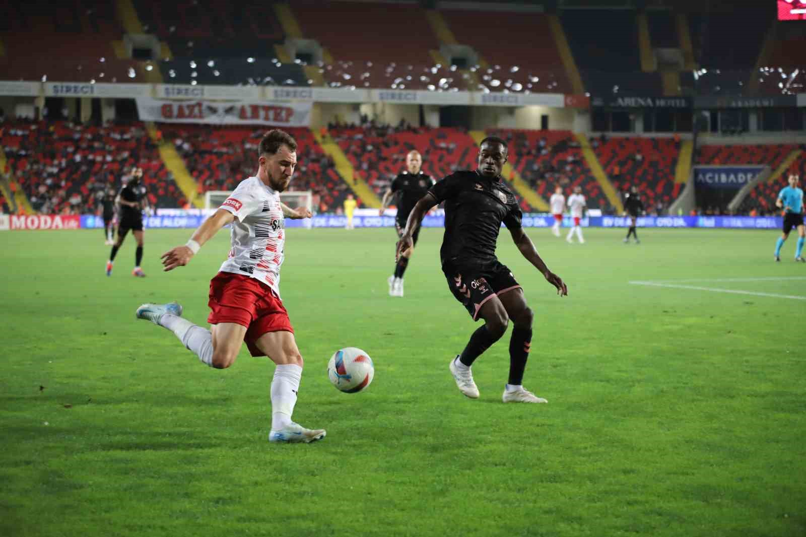 Trendyol Süper Lig: Gaziantep FK: 0 - Samsunspor: 1 (İlk yarı)
