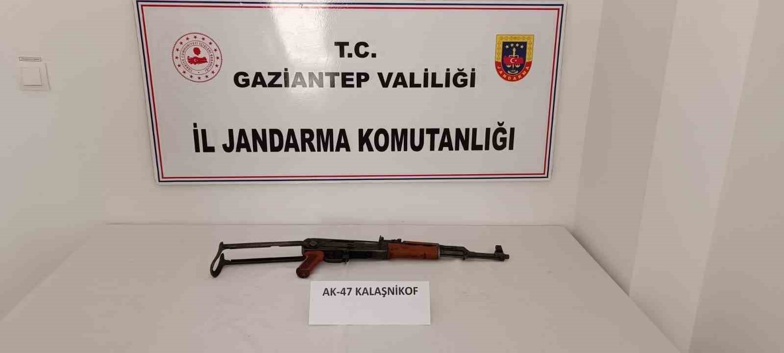 Gaziantep’te 400 bin TL değerinde kaçak akaryakıt ele geçirildi: 4 gözaltı

