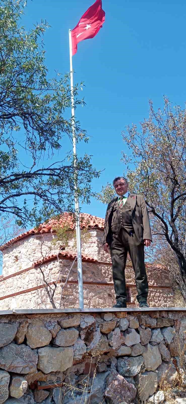 İsa Sofi t&uuml;rbesi ziyaret&ccedil;ilerini bekliyor
