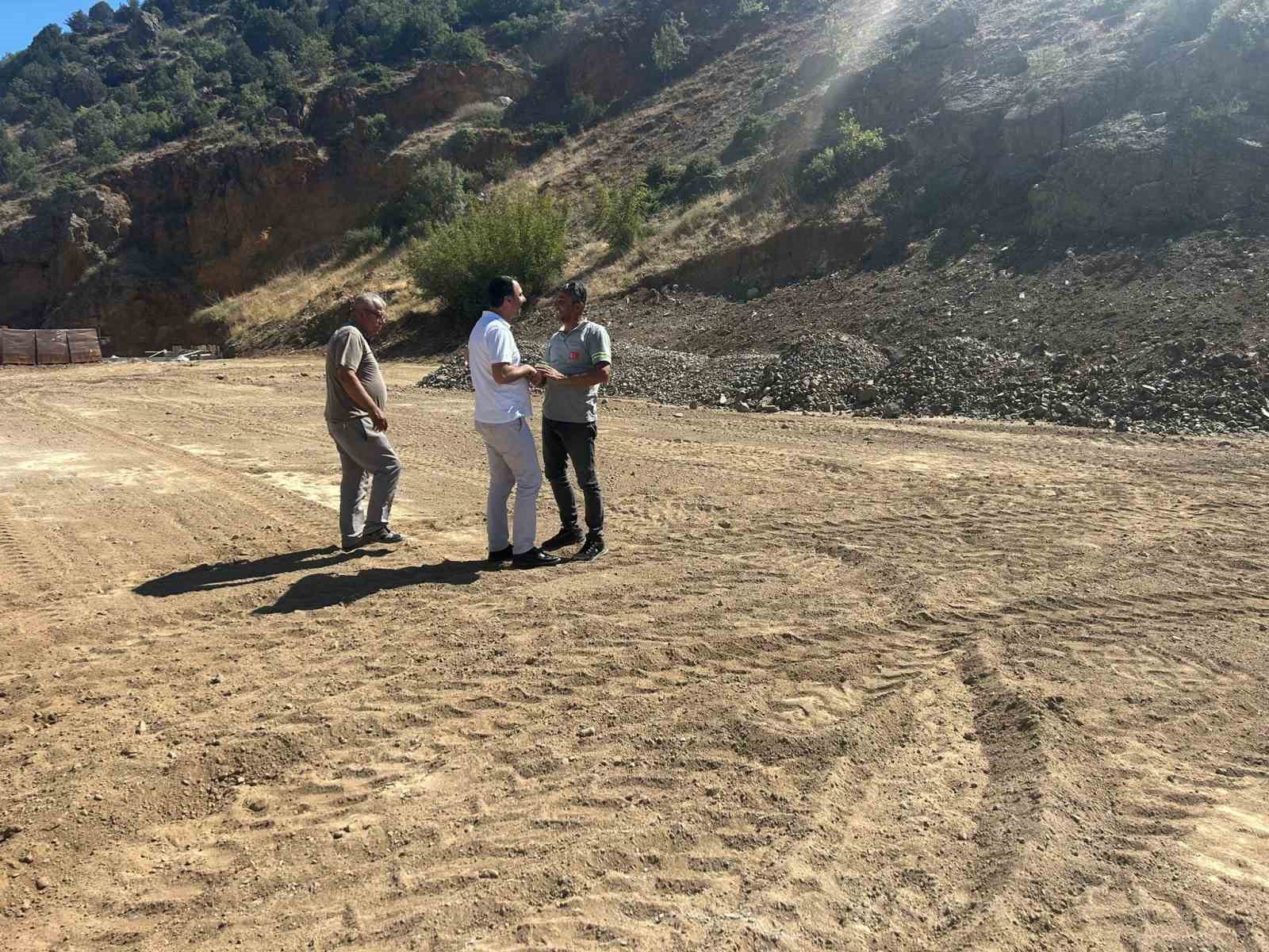 Beylikova&rsquo;da termal havuzları ve mesire alanı bağlantı yolunun yapımı ger&ccedil;ekleştiriliyor
