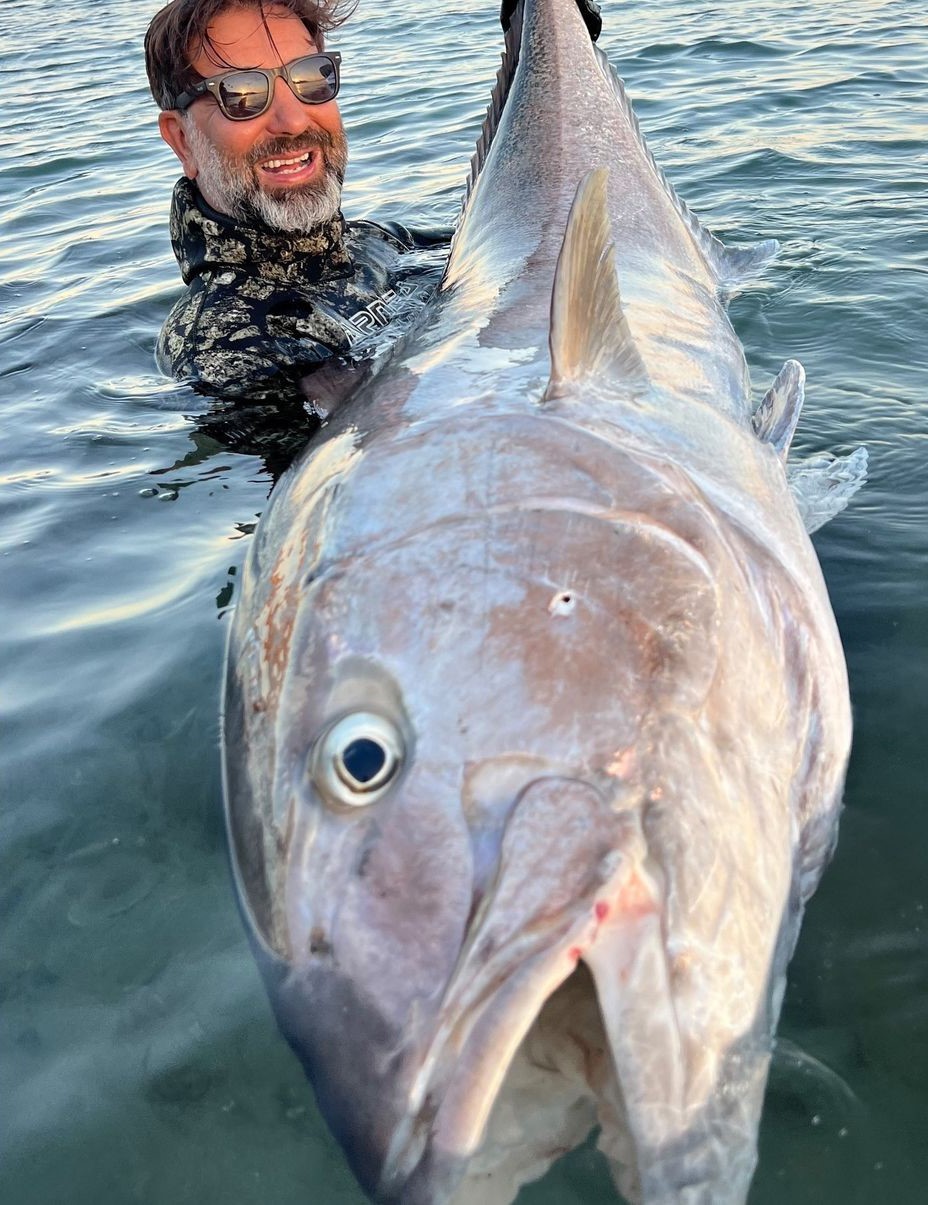 Rekortmen dalgı&ccedil;, 64 kiloluk akya avladı
