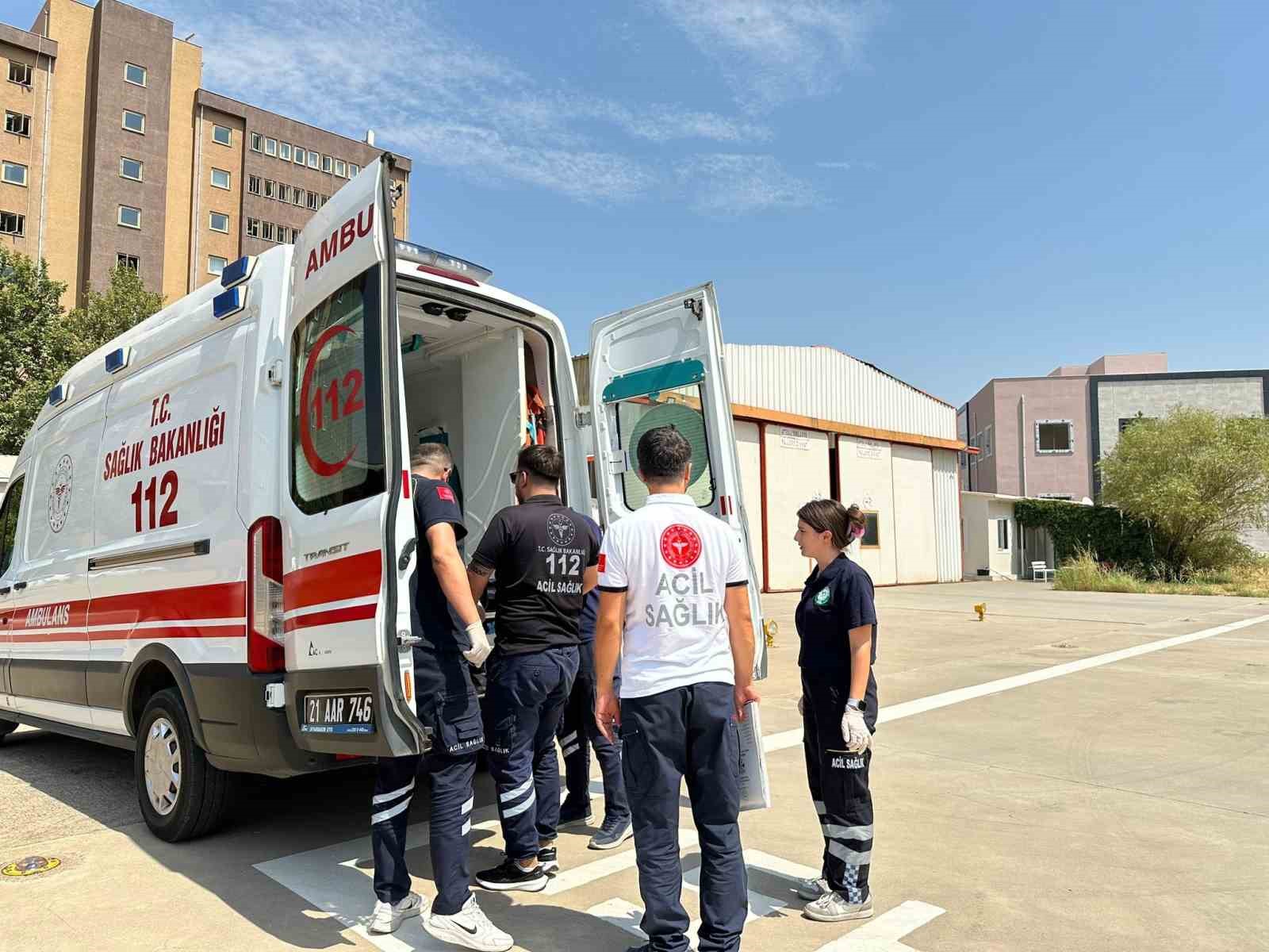 Trafik kazasında yaralanan kadın, ambulans helikopterle hastaneye sevk edildi
