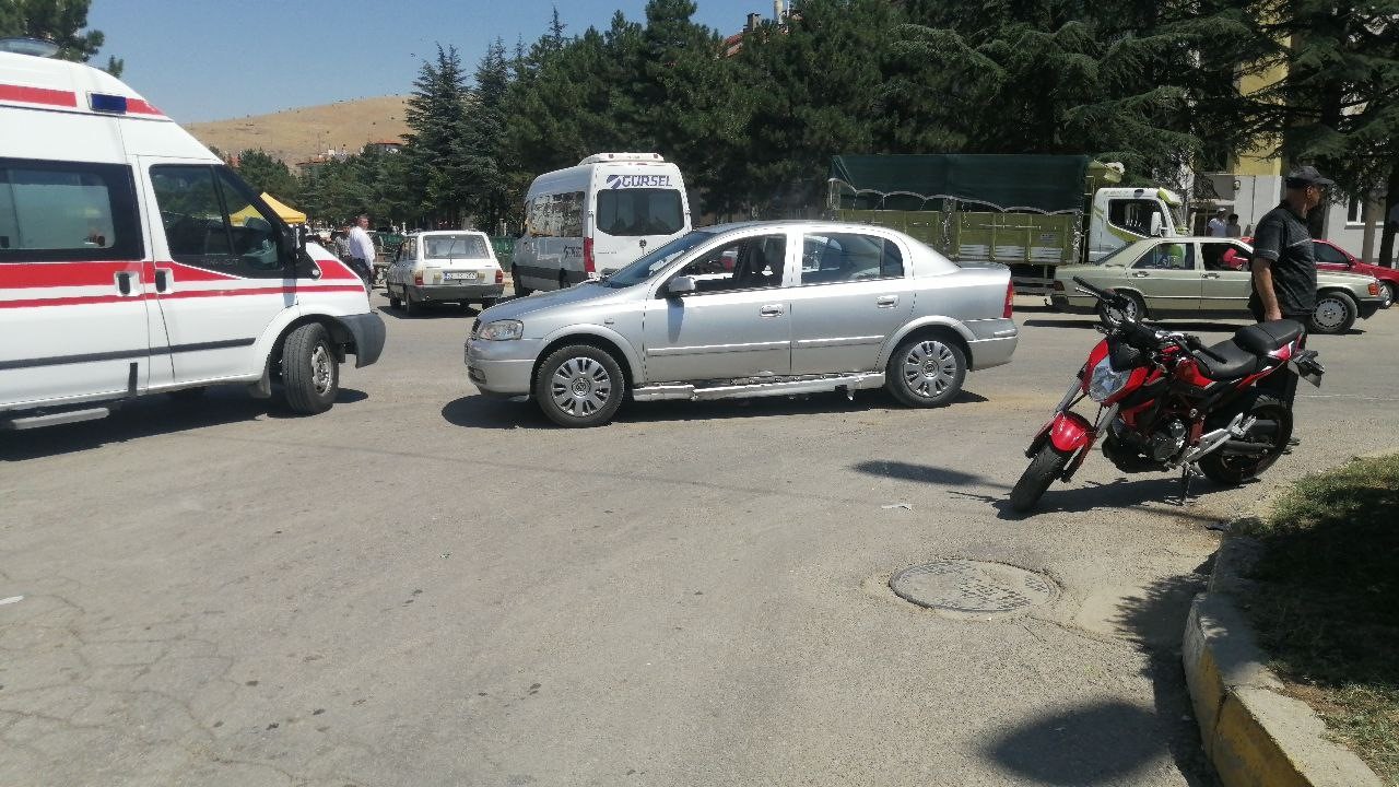 Isparta’da otomobil ile motosiklet çarpıştı: 1 yaralı