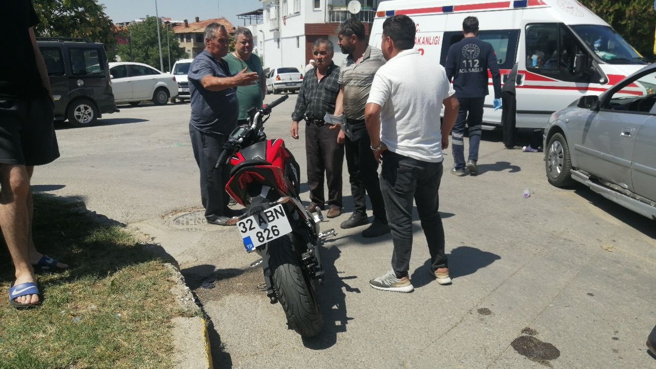 Isparta’da otomobil ile motosiklet çarpıştı: 1 yaralı
