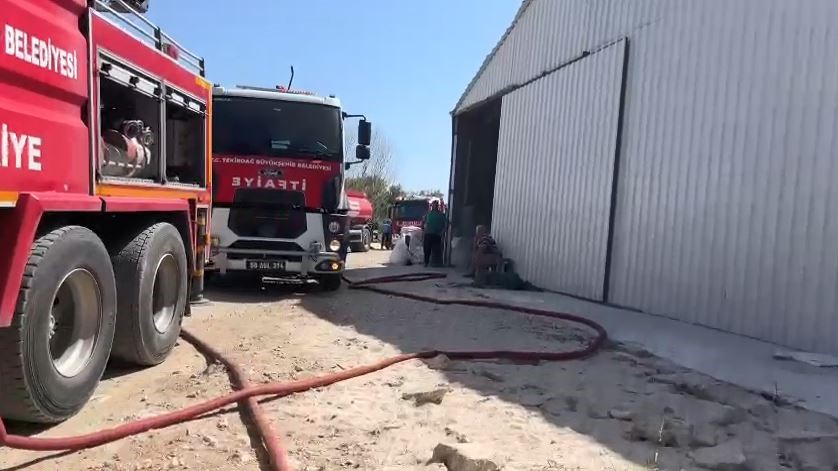 Geri d&ouml;n&uuml;ş&uuml;m tesisindeki yangın kontrol altına alındı
