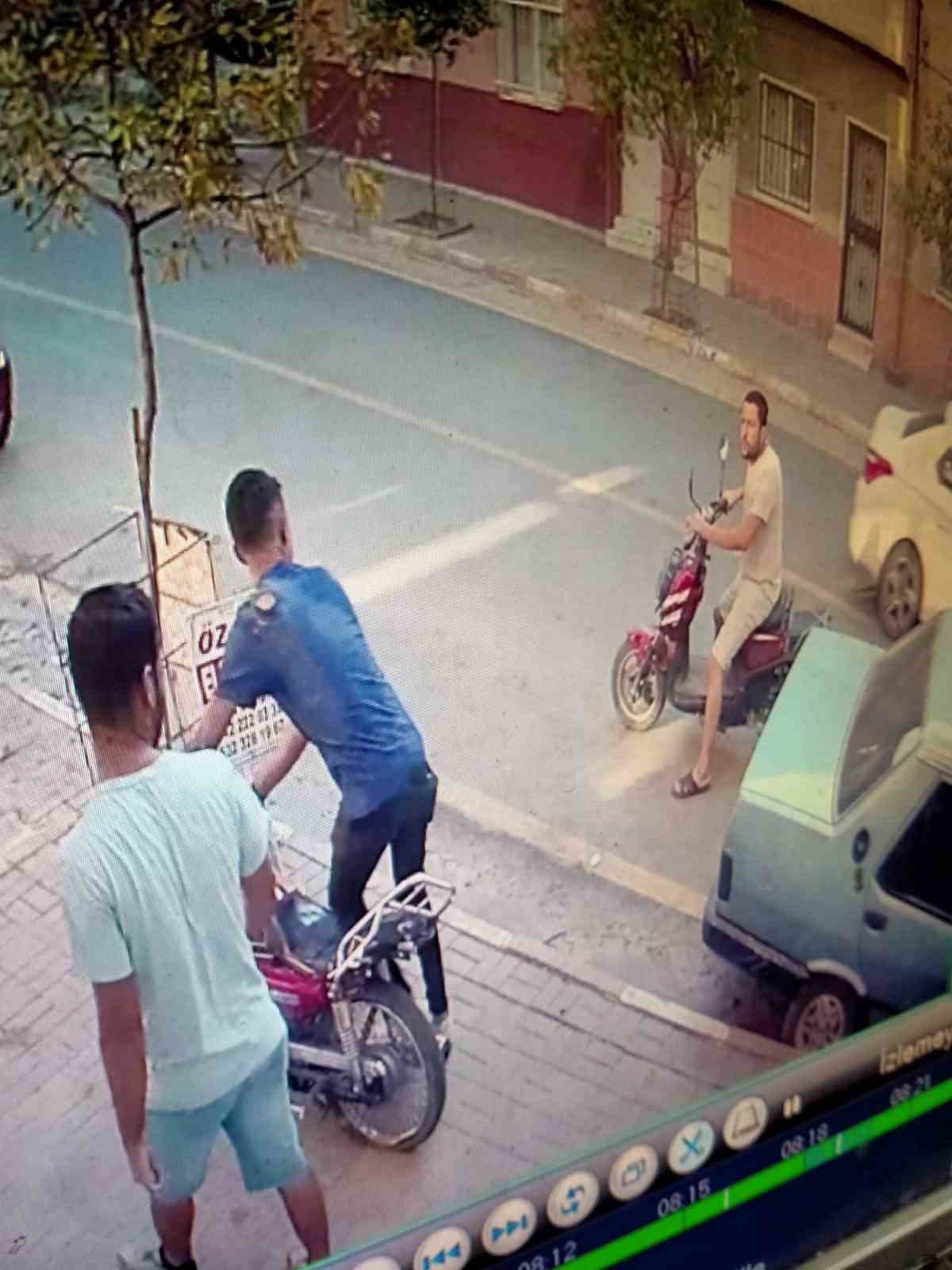 Motosikletten fırlayan gen&ccedil; metrelerce savruldu
