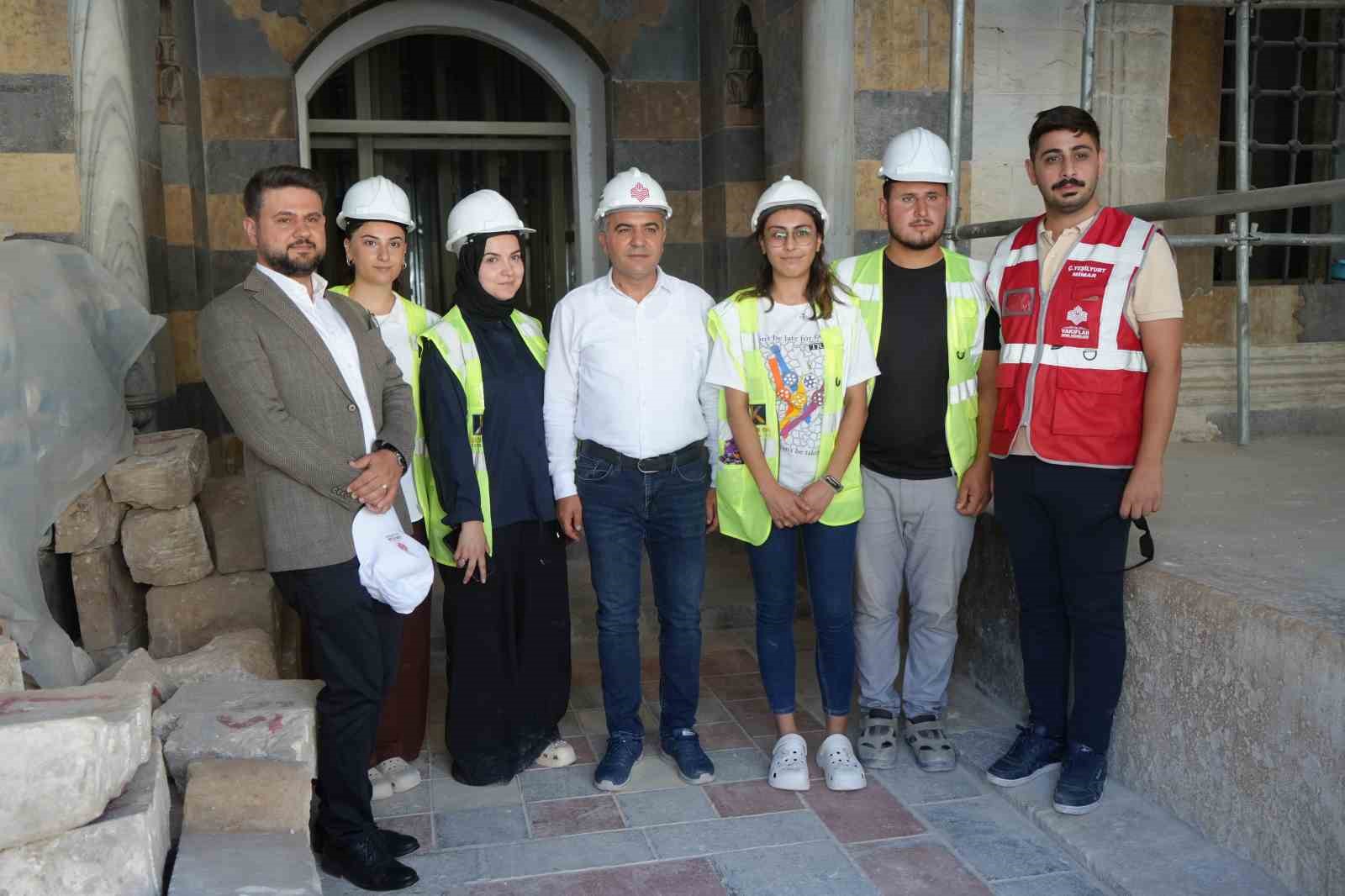 Kilis’te depremde hasar alan tarihi yapılarda restorasyon çalışması devam ediyor
