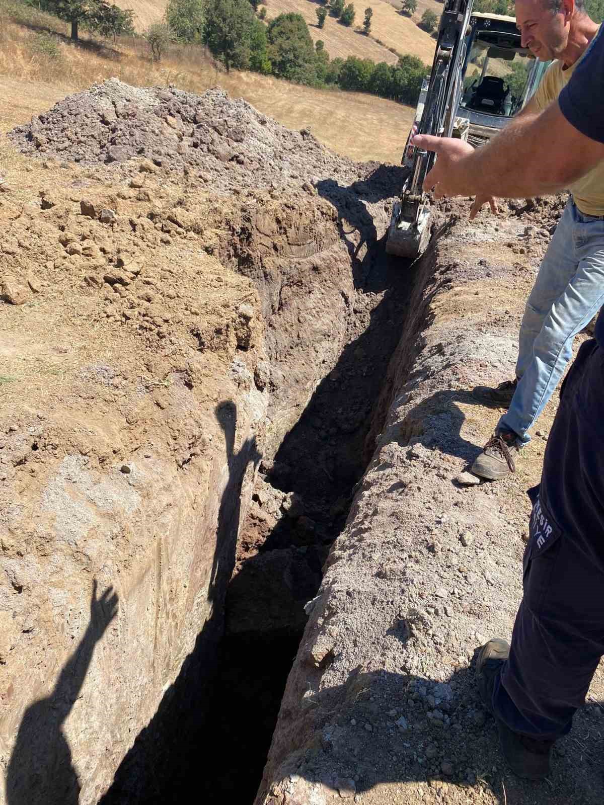 Balıkesir&rsquo;de g&ouml;&ccedil;&uuml;k altında kalan &ccedil;ift&ccedil;i hayatını kaybetti
