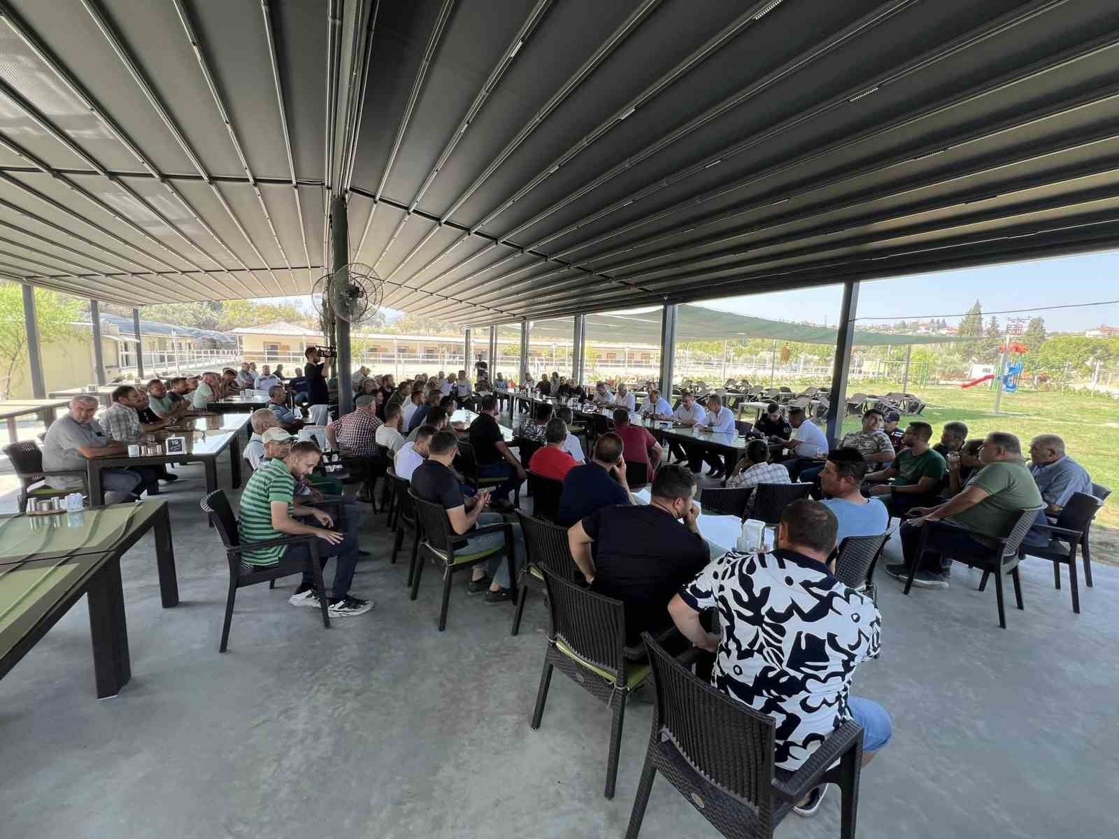 Su alamayan &uuml;reticilerin eyleminde arayı kaymakam buldu

