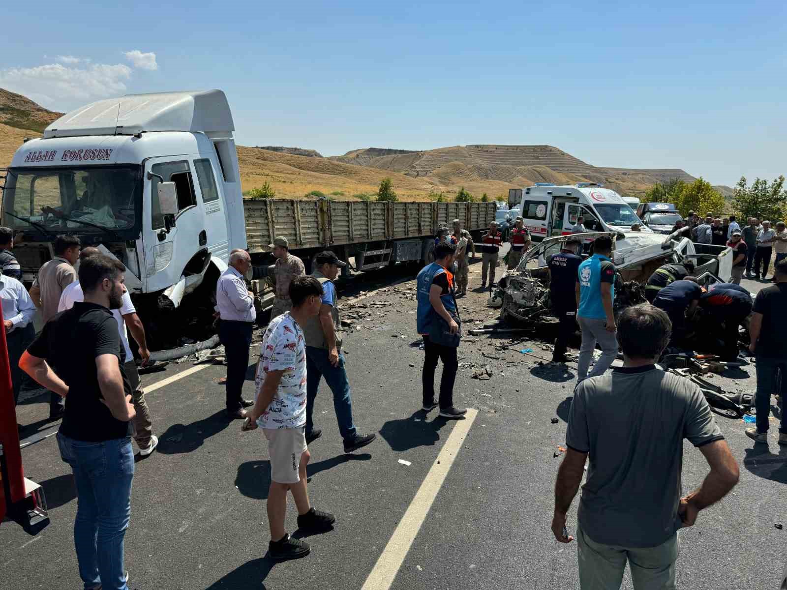 Kızının düğününe giden anne ve babanın geriye davetiyedeki isimleri kaldı