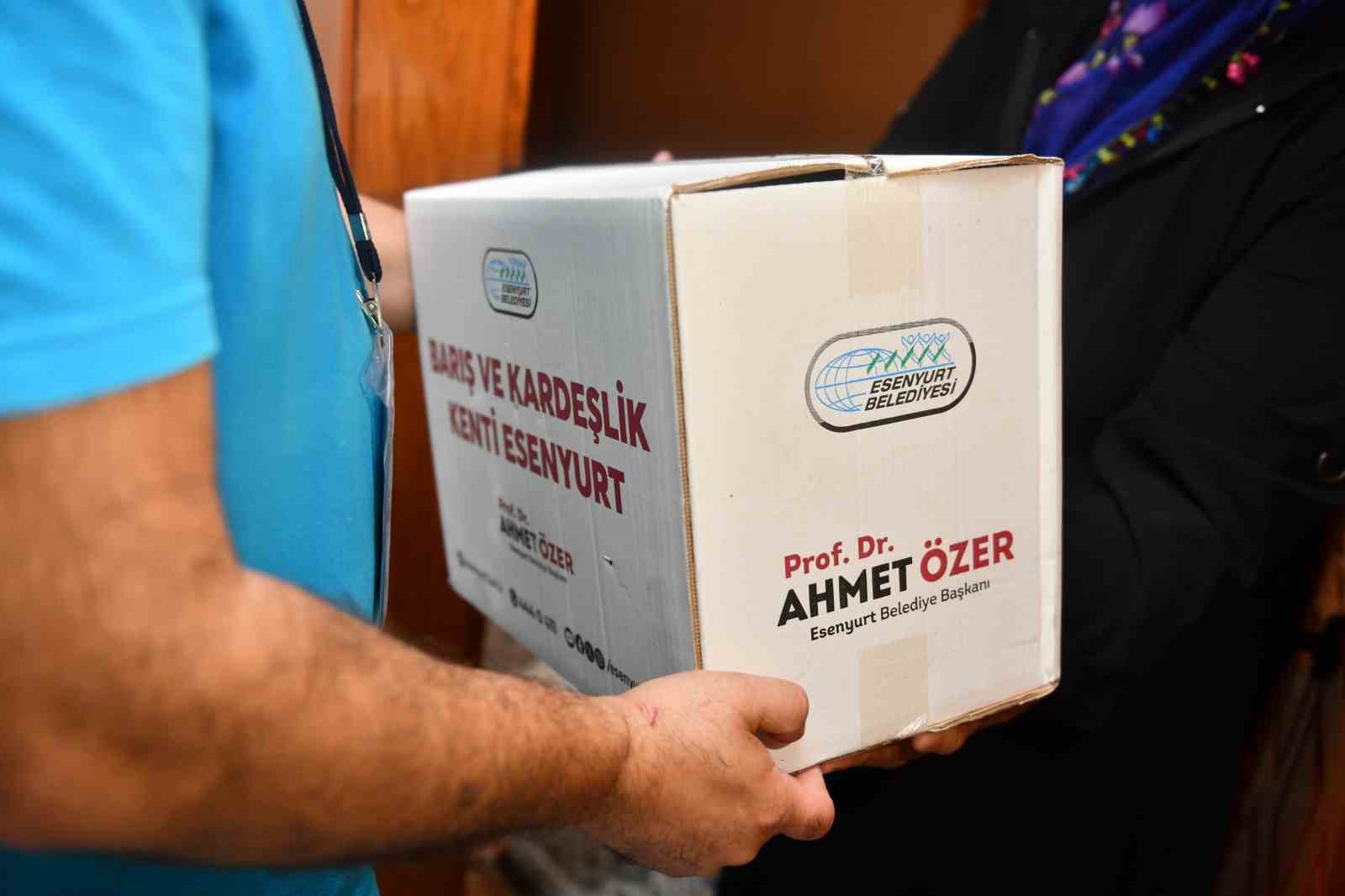 Başkan Özer’den, Esenyurt’ta yardım seferberliği
