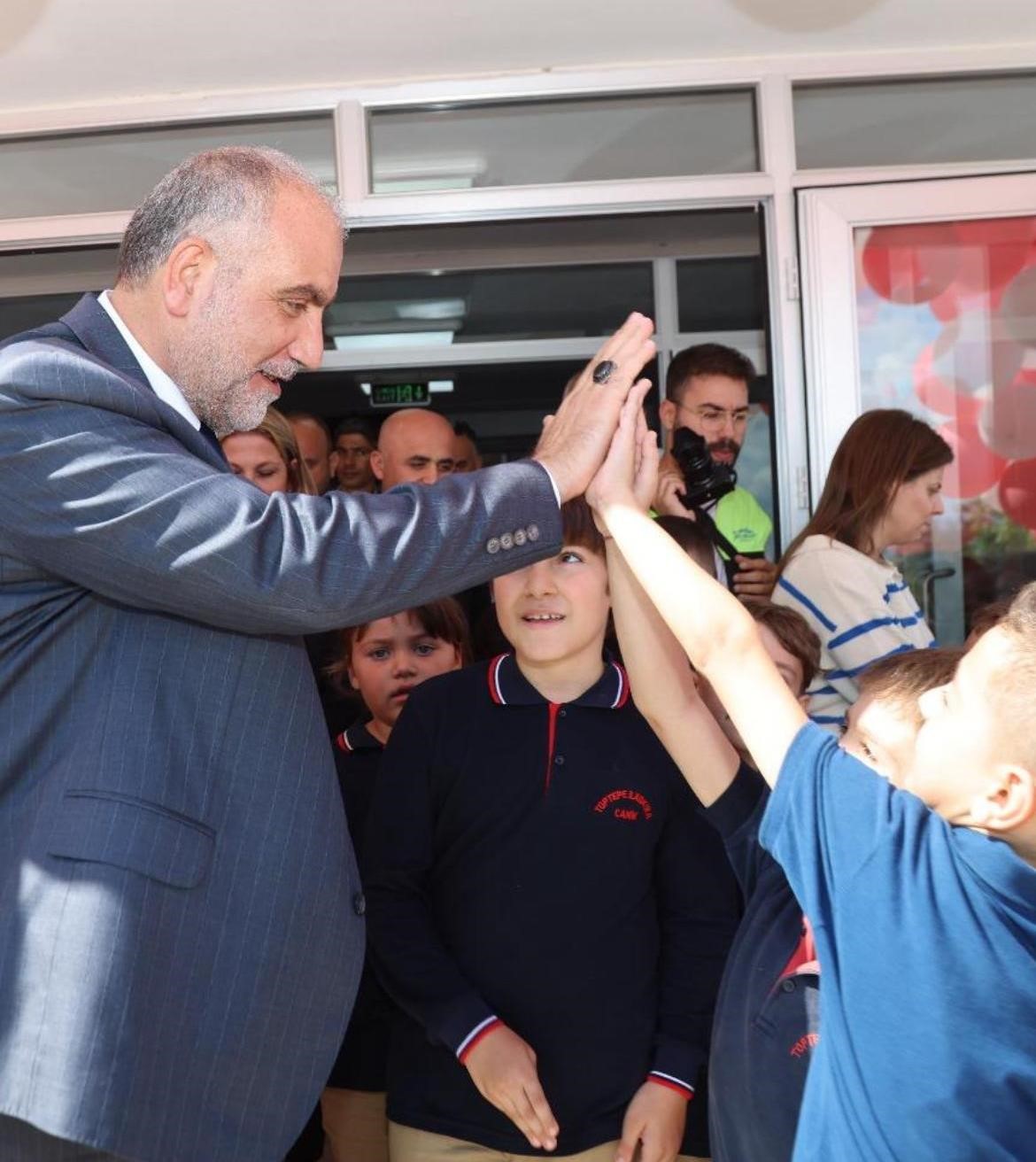 Canik&rsquo;te t&uuml;m birinci sınıflara &ccedil;anta ve kırtasiye seti hediye edilecek
