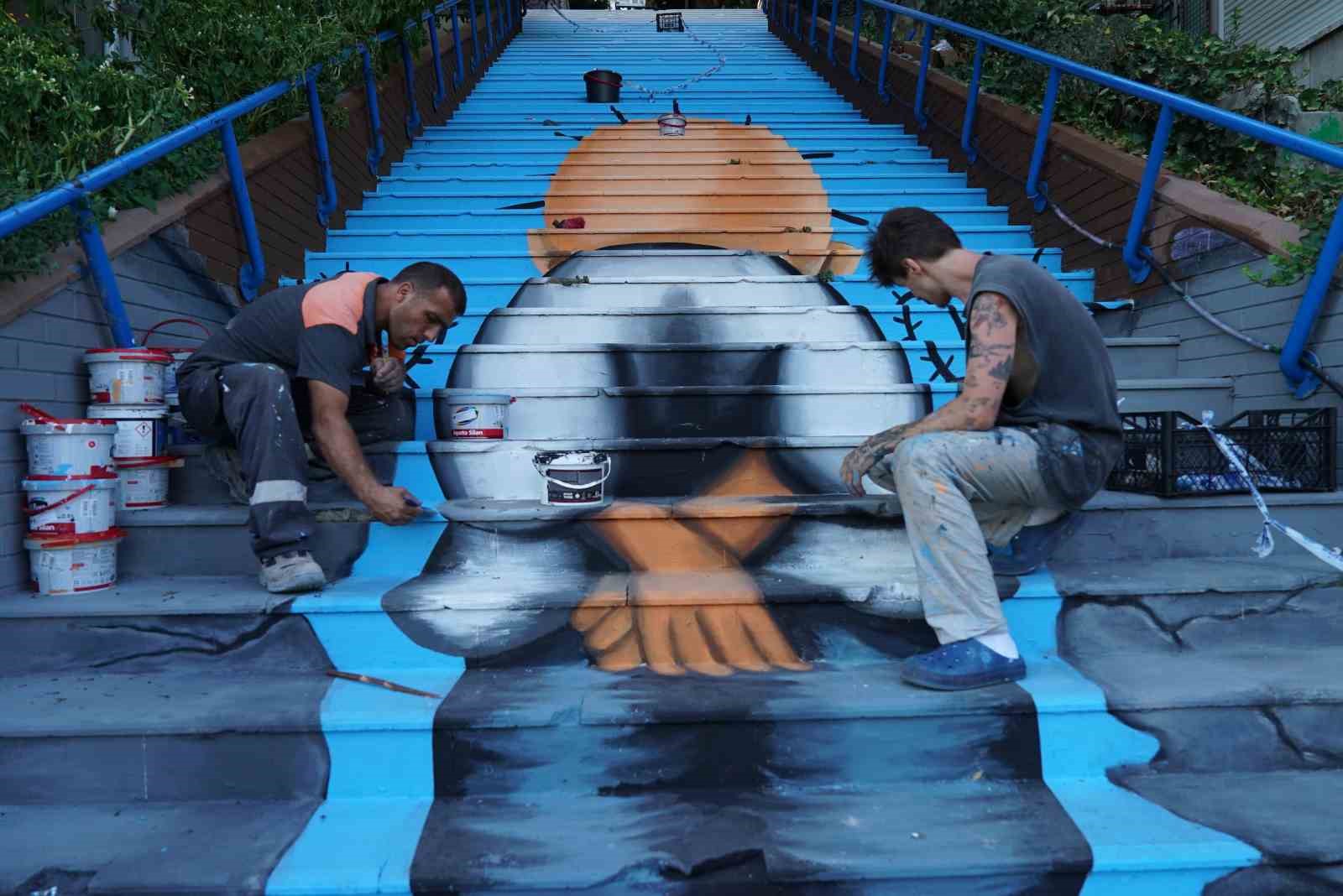 Beyoğlu&rsquo;nda Filistin davasının sembol&uuml; &ldquo;Hanzala&rdquo; merdivenlere resmedildi
