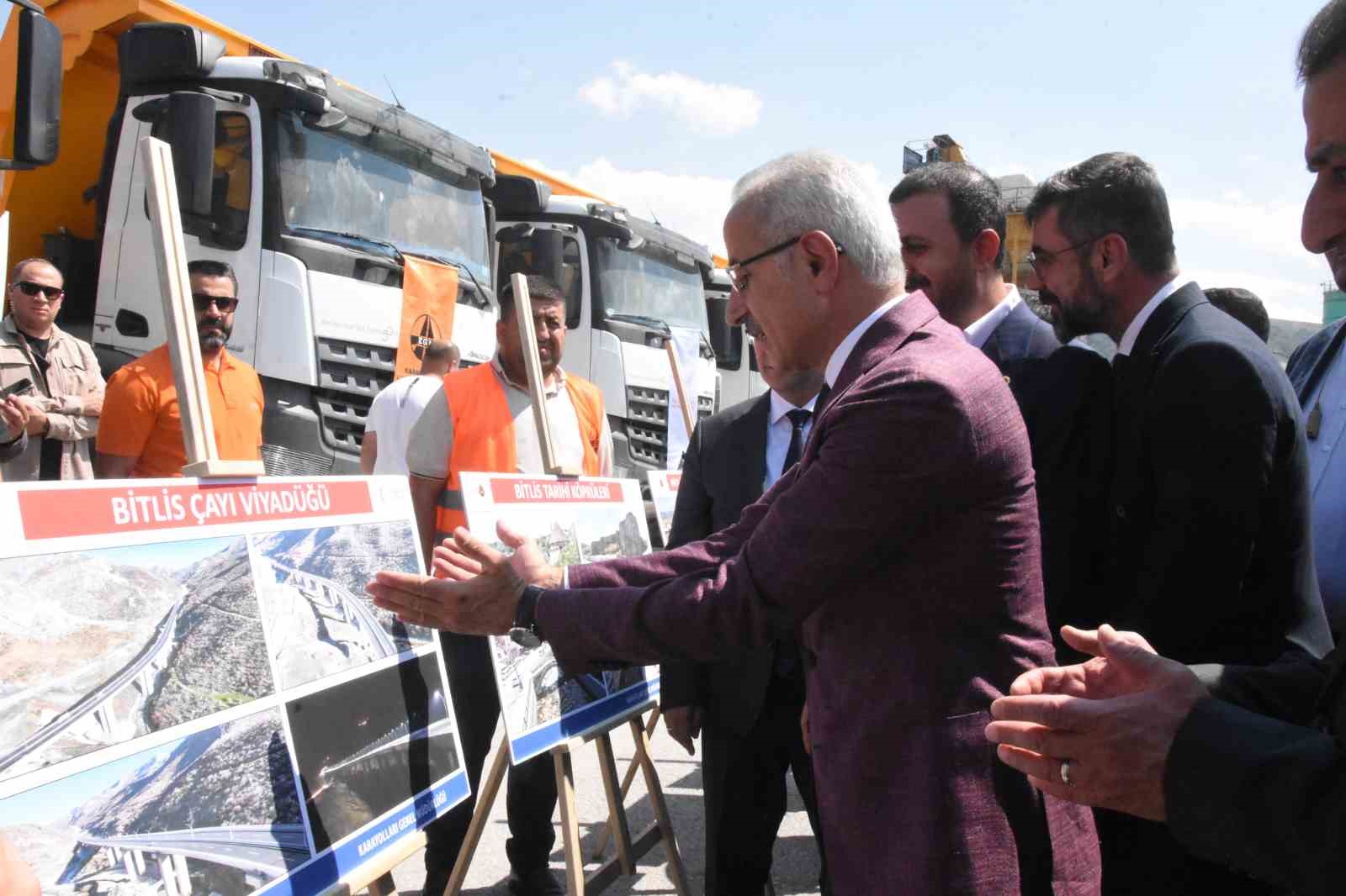 Bakan Uraloğlu: &ldquo;40 dakikalık yol 5 dakikaya d&uuml;şecek&rdquo;
