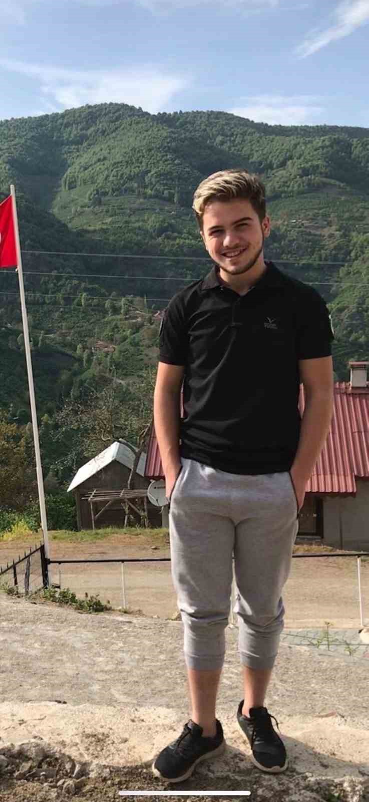 Feci kazada hayatını kaybeden 21 yaşındaki gen&ccedil; son yolculuğuna uğurlandı
