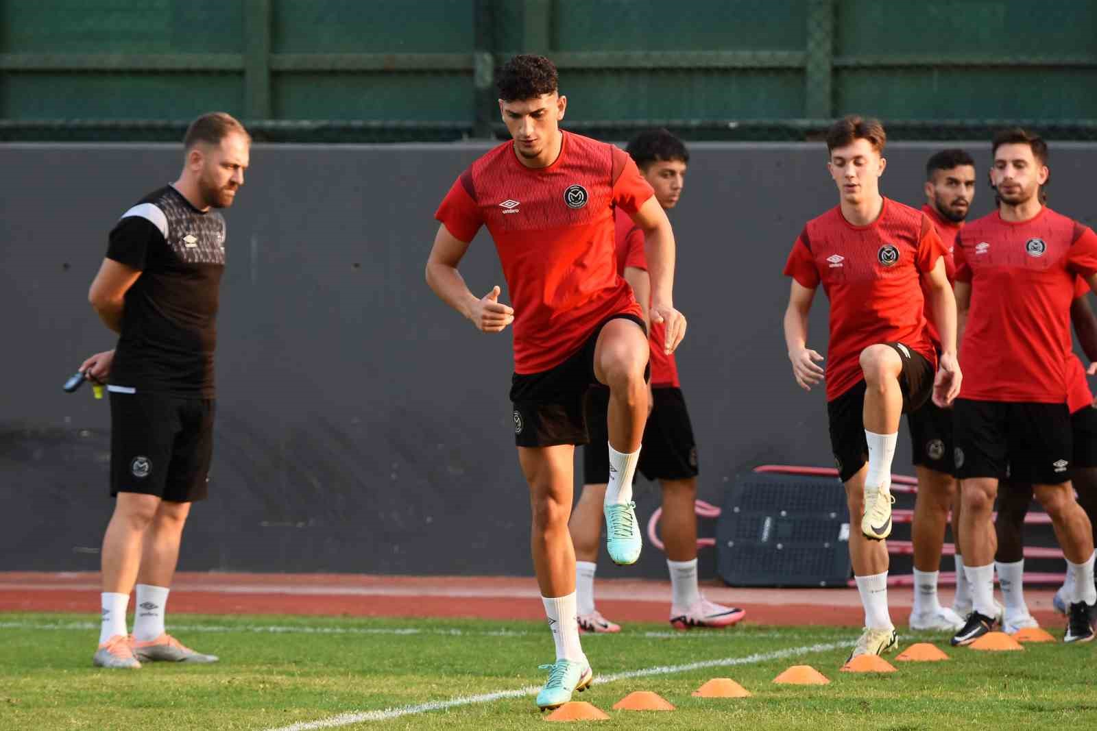 Manisa FK&rsquo;da Karag&uuml;mr&uuml;k hazırlıkları devam ediyor

