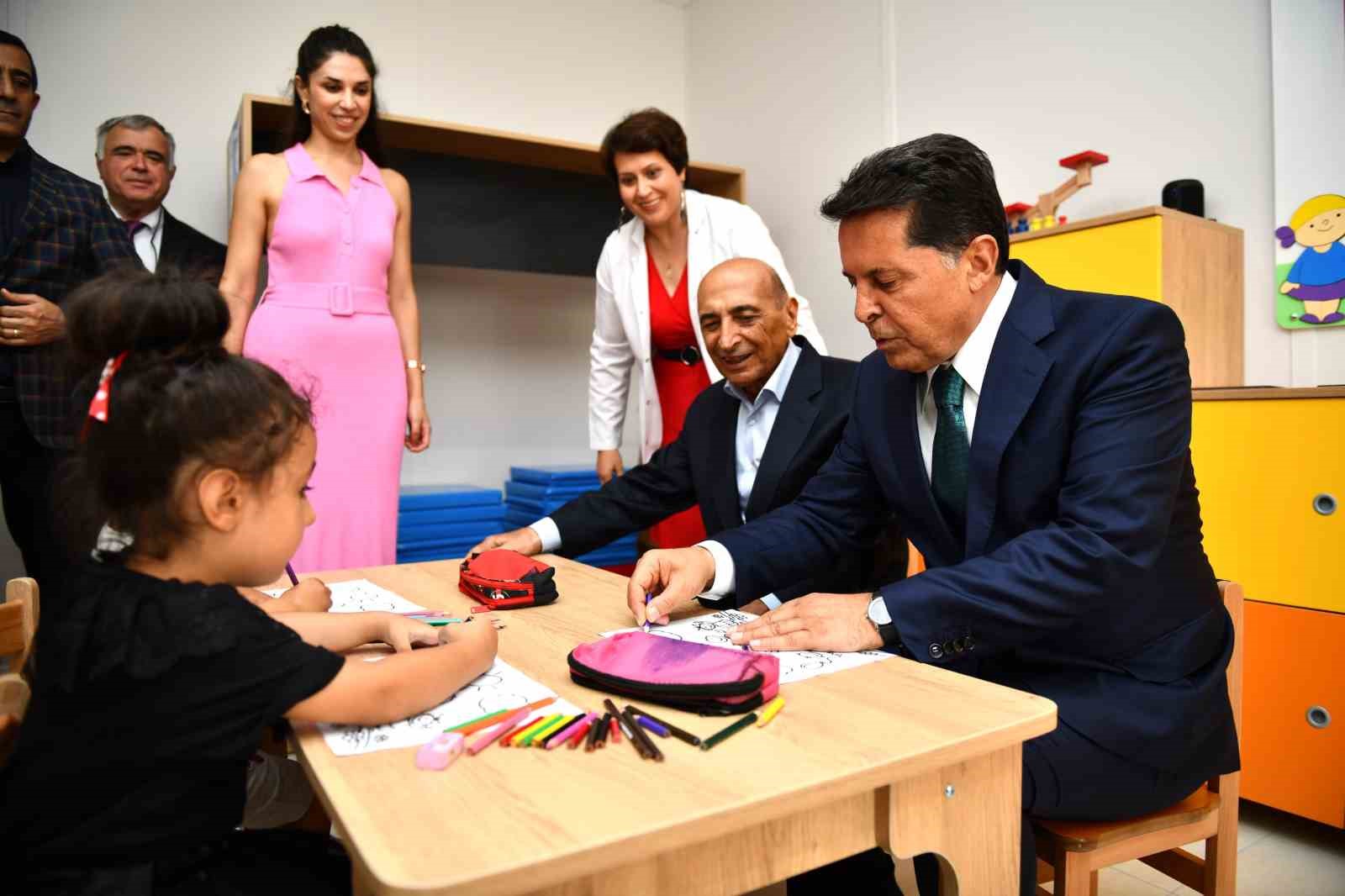 Esenyurt&rsquo;ta &ldquo;&Ccedil;ocuklar Kreşe, Anneler İşe&rdquo; projesi kapsamında  S&uuml;leyman Bozbuğa Kreşi&rsquo;nin a&ccedil;ılışı yapıldı
