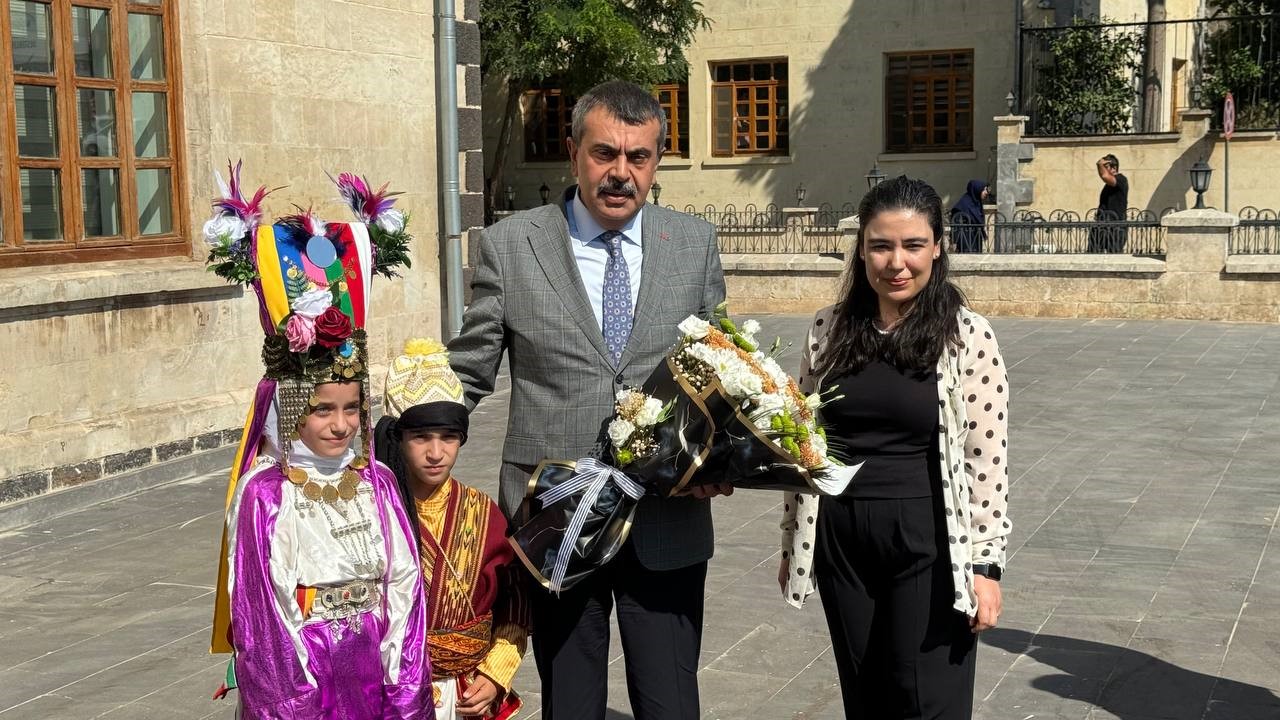 Bakan Tekin, Kilis’te esnafı ziyaret etti
