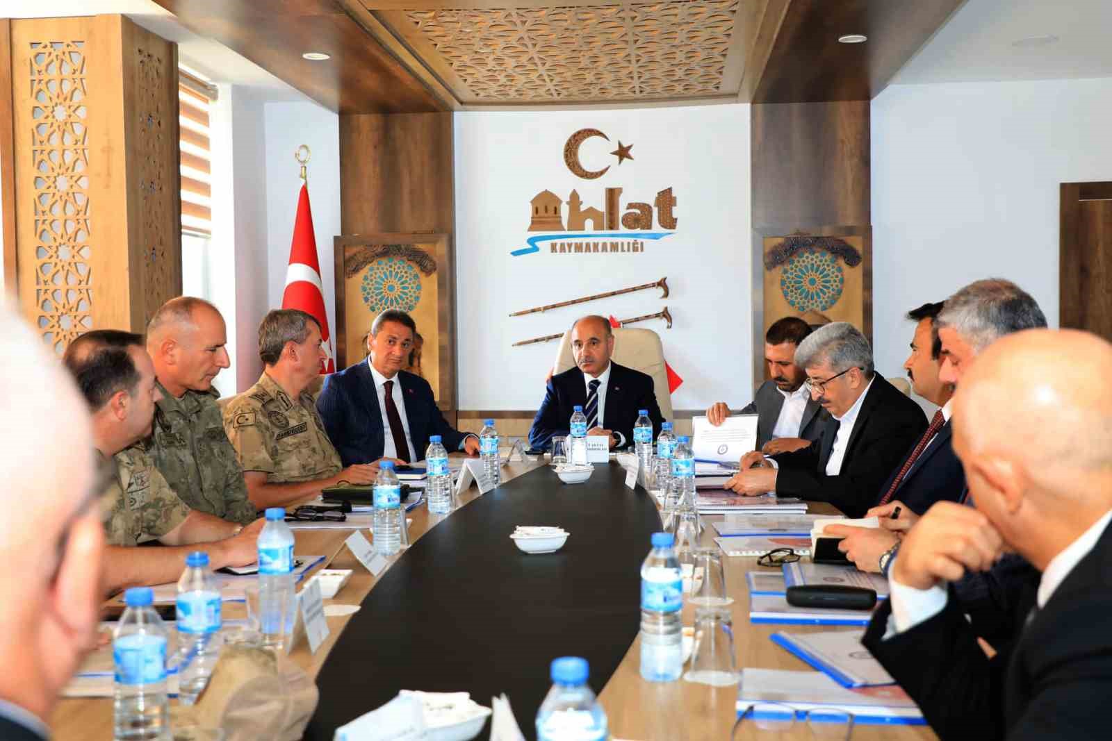 Bakan Yardımcısı Aktaş başkanlığında g&uuml;venlik toplantısı yapıldı
