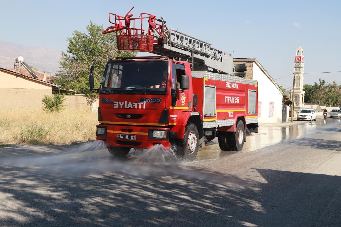 Belediye ekiplerince temizlik &ccedil;alışması yapıldı
