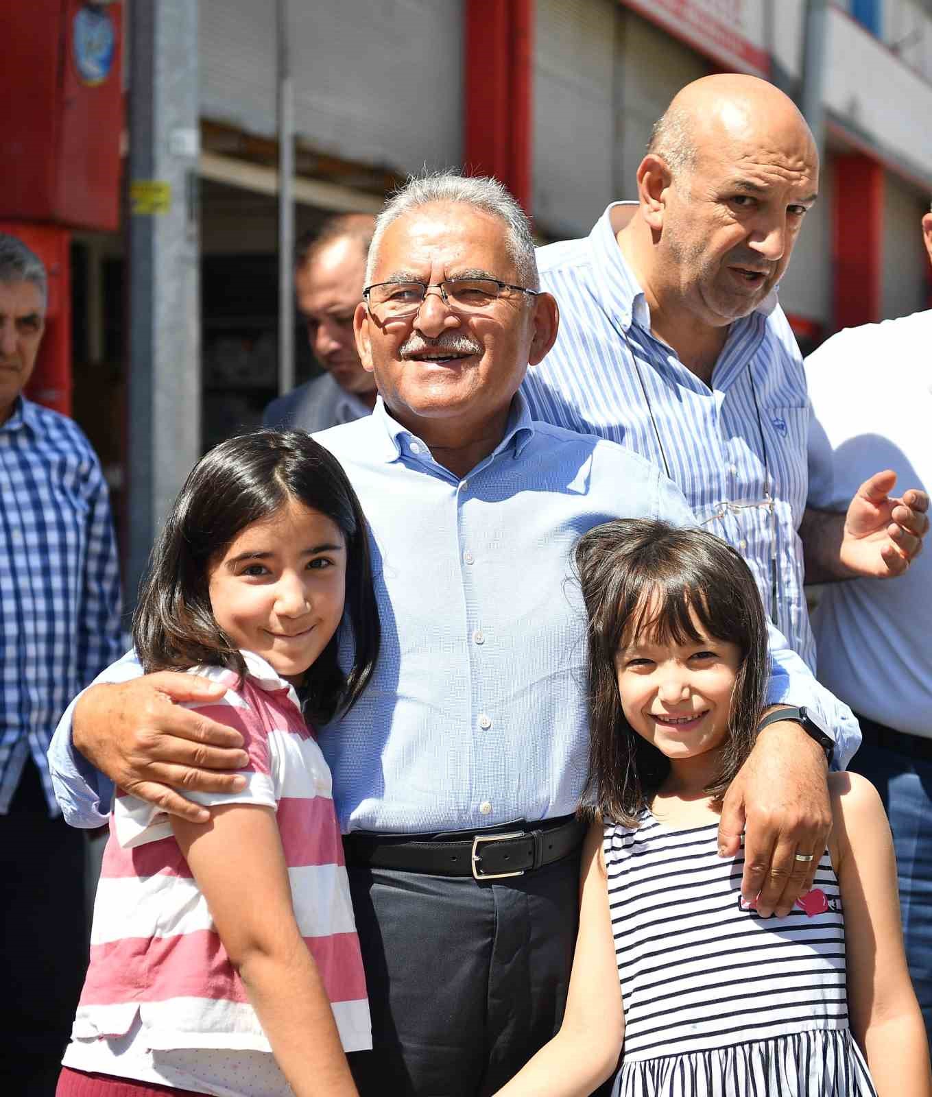 Başkan B&uuml;y&uuml;kkılı&ccedil;, 50 yıllık altyapısı yenilenen Argıncık Toptancılar Sitesi&rsquo;nde incelemelerde bulundu
