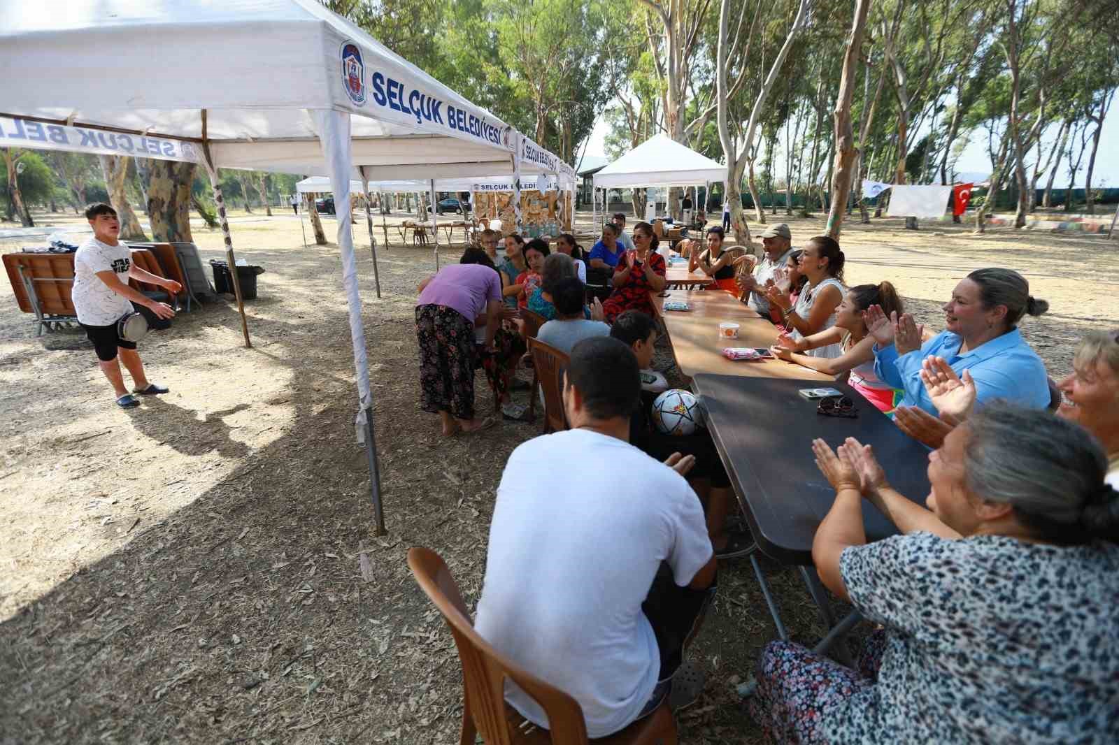 Efes Selçuk’un engelsiz çocukları engelsiz kampta doyasıya eğlendi
