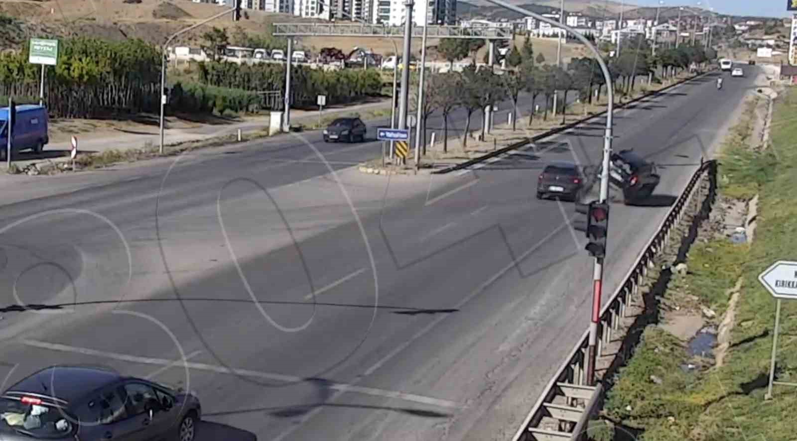 Kırıkkale&rsquo;deki trafik kazaları KGYS kamerasında
