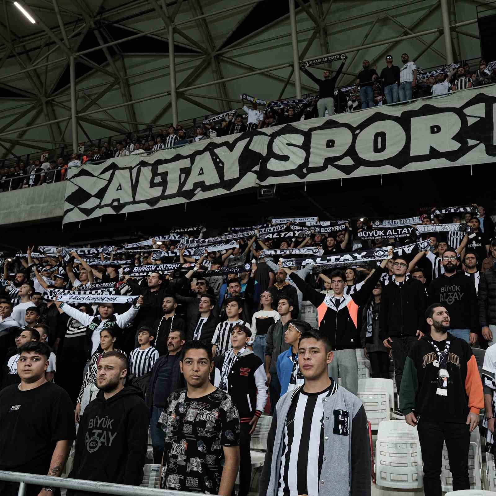 Altay’da kombineler satışa çıkarıldı
