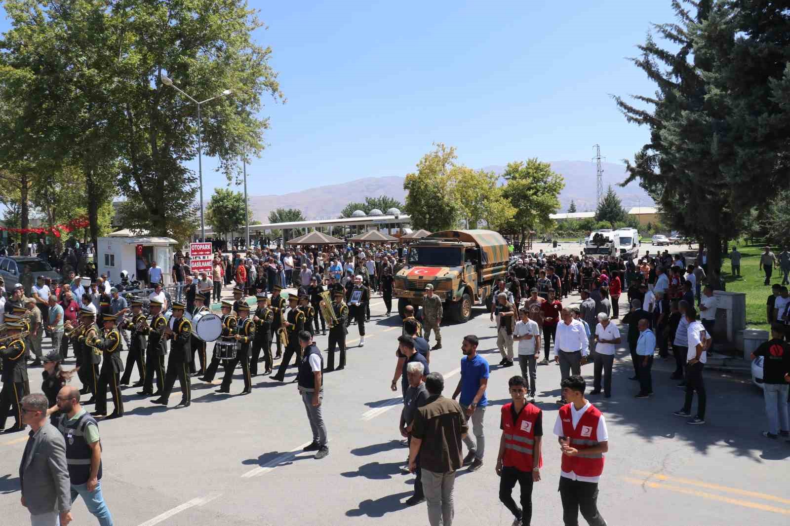 Şehit Piyade Er Uğurcan Işık son yolculuğuna uğurlandı
