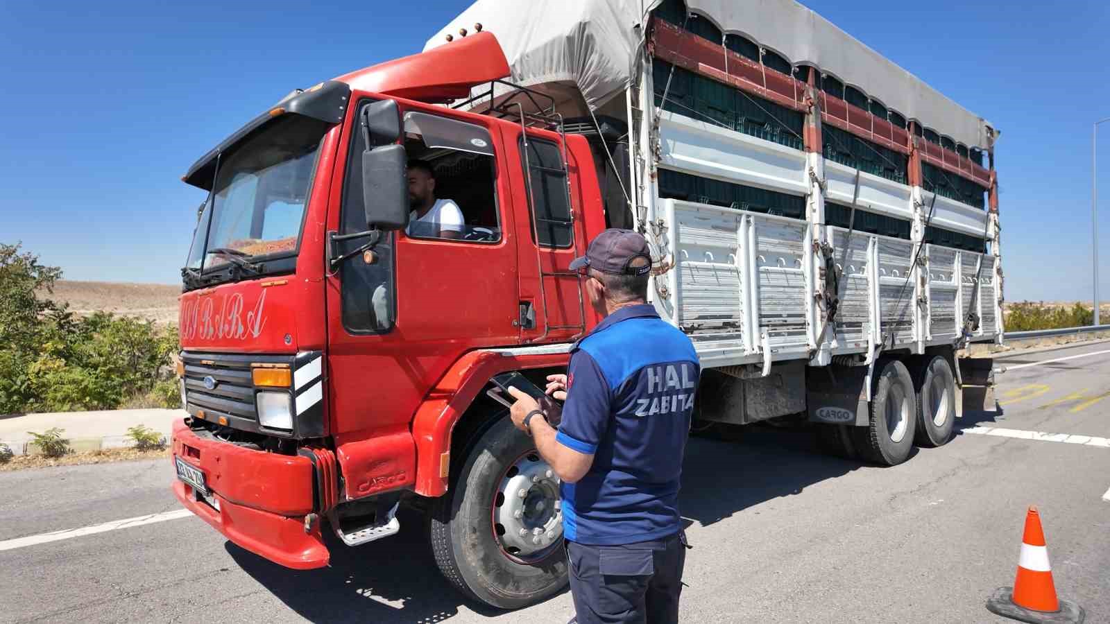 Niğde Belediyesi ekipleri kayıt dışıyla mücadelesini sürdürüyor
