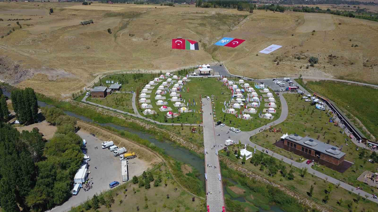 Malazgirt Zaferi&rsquo;nin 953&rsquo;&uuml;nc&uuml; yıl d&ouml;n&uuml;m&uuml; kutlamaları Ahlat&rsquo;ta başladı
