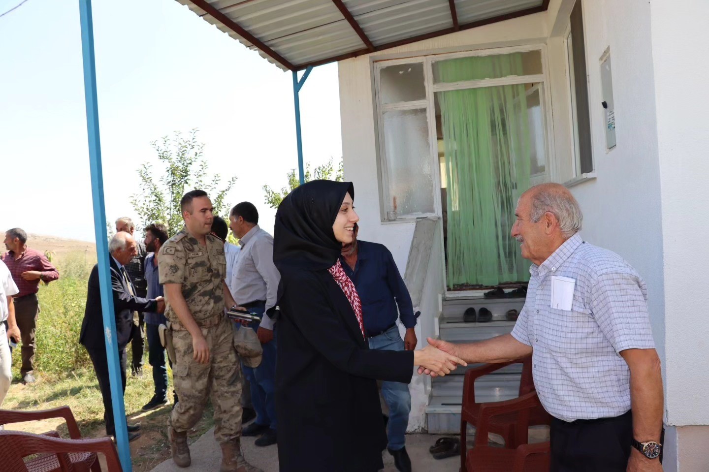 İl&ccedil;enin kadın kaymakamı halkın g&ouml;nl&uuml;n&uuml; kazandı
