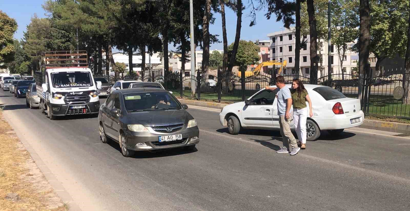 Otomobil ile beton mikseri çarpıştı: 1 yaralı