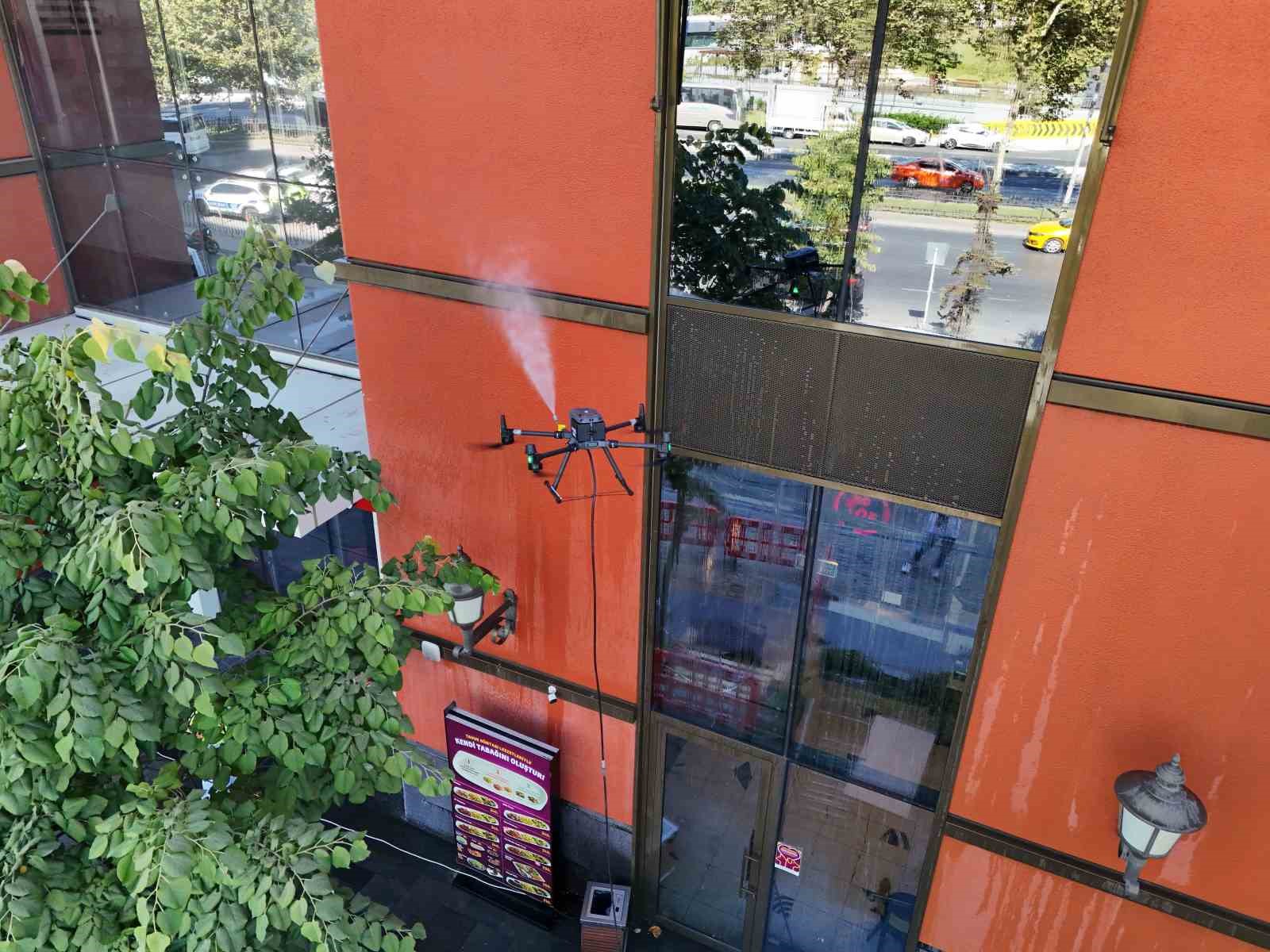 İstanbul’da dron ile dış cephe temizliği
