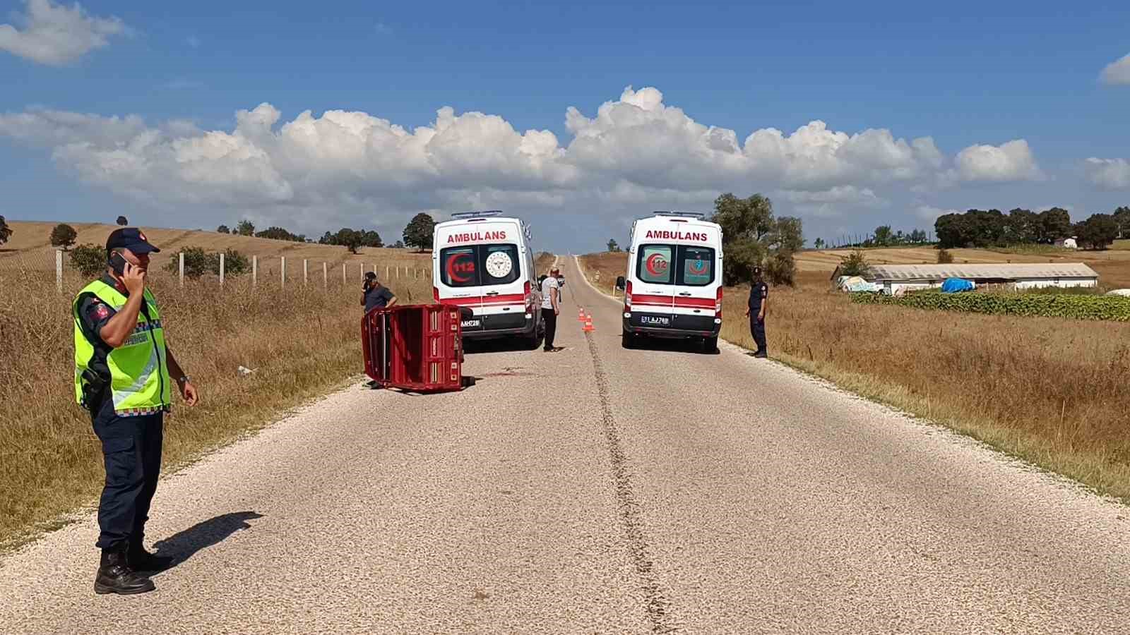 Bilecik&rsquo;te elektrikli bisikletin devrilmesi sonucu 2 kişi yaralandı
